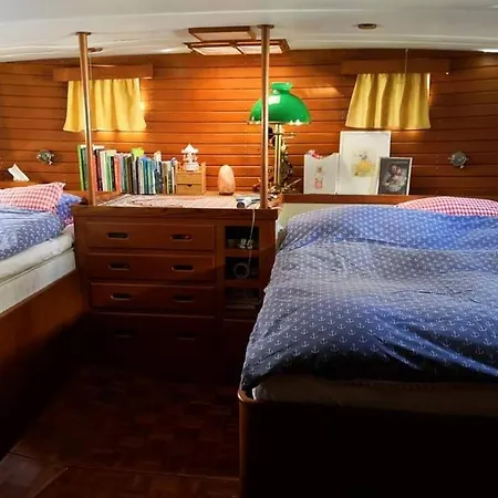 Botel On Sea *