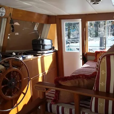 On Sea Botel